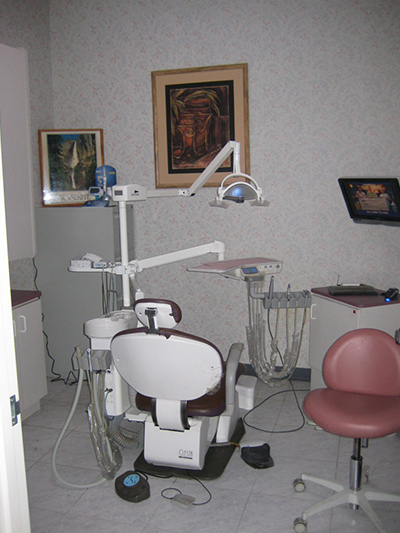 Dentist in Azusa